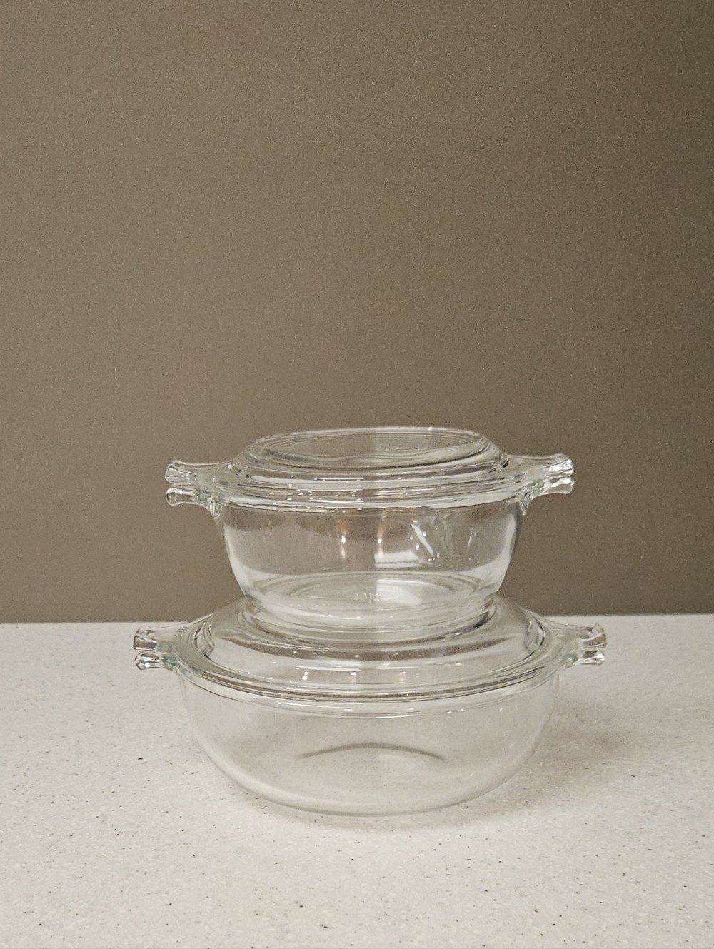 Pyrex Glass Bowls with Lids, Set of 2